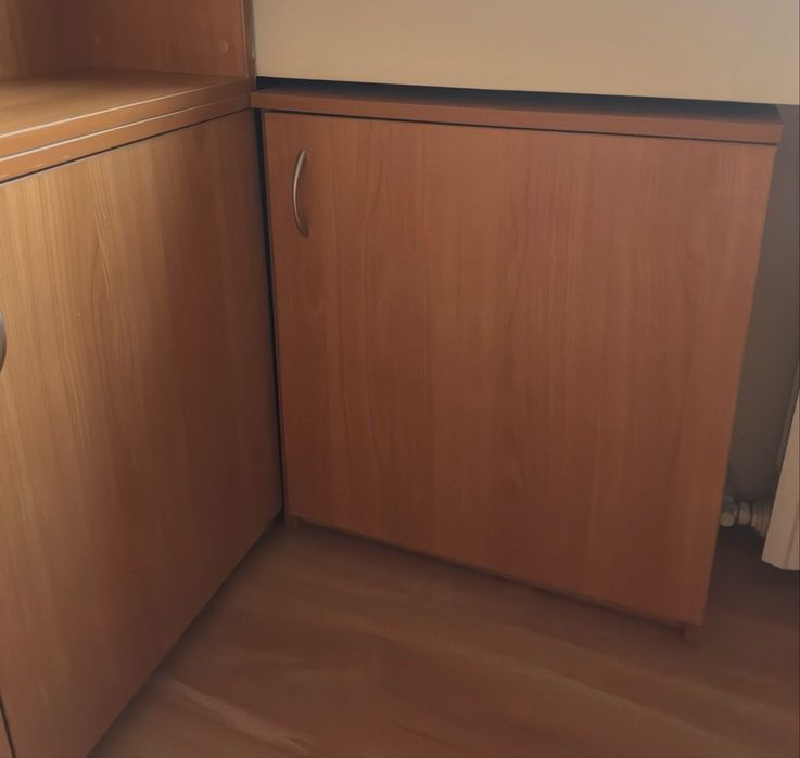 Секция и етажрка с шкаф