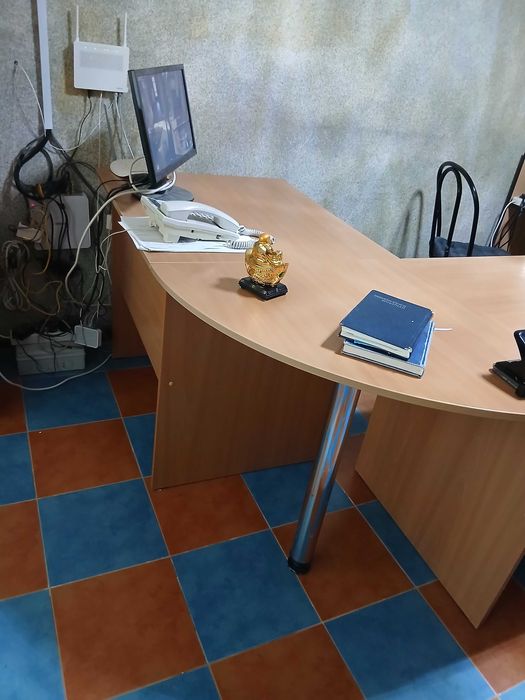 Стол письменный деревянный