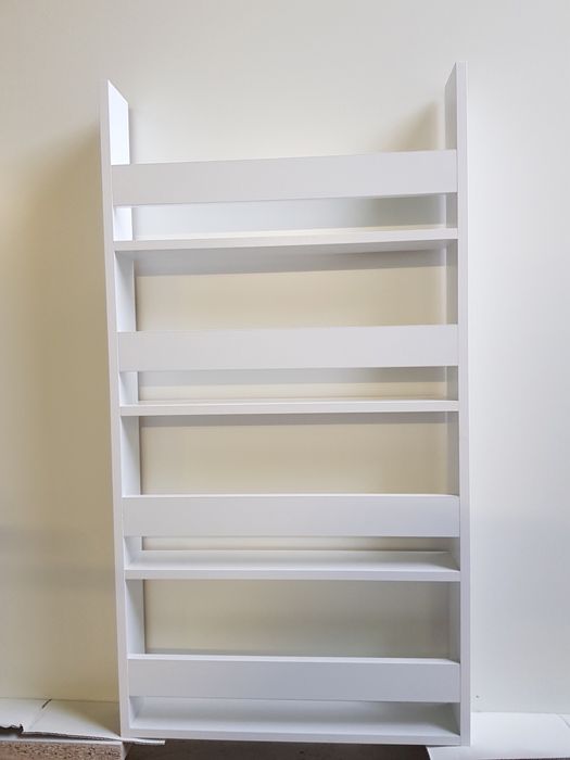 Детска библиотека ( полица)