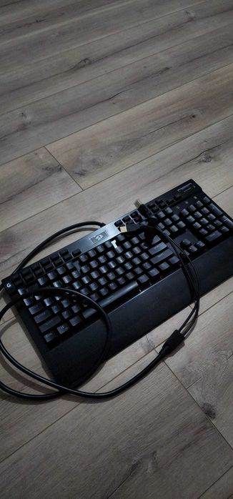 Vând 2 tastaturi gaming Redragon