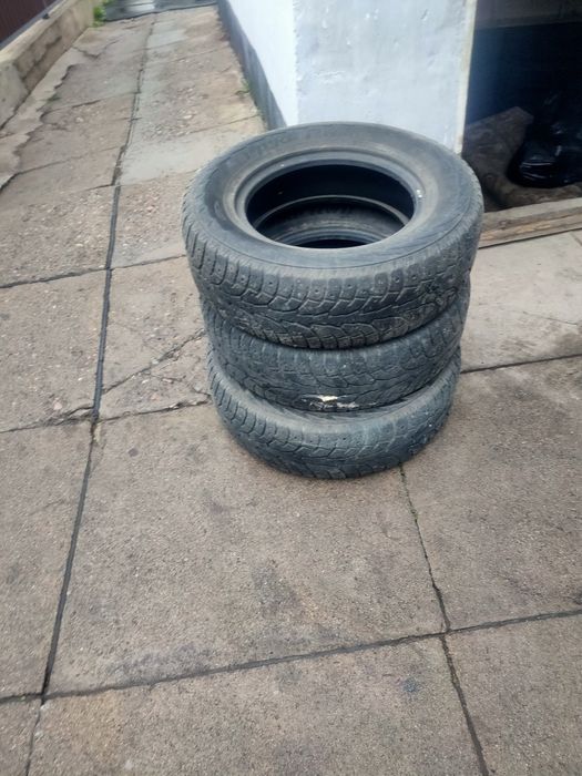 Продам 3 комплекта  резины по 4 штуки