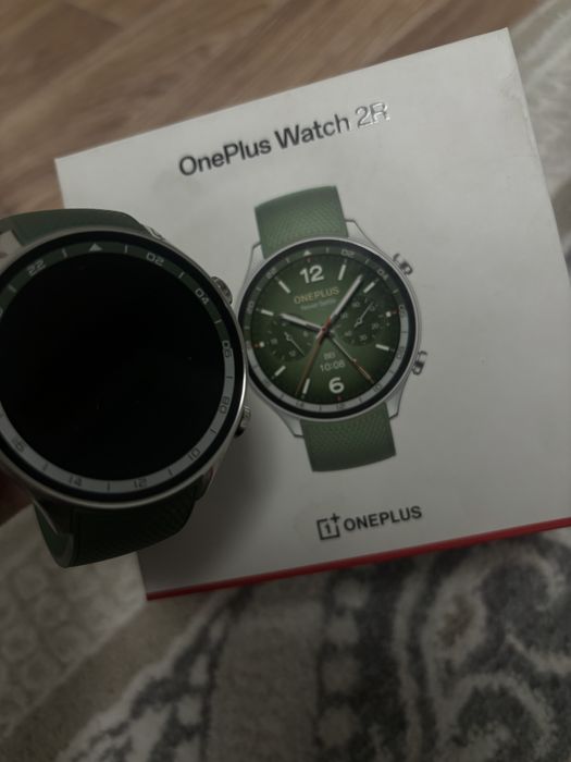 Продам часы новый