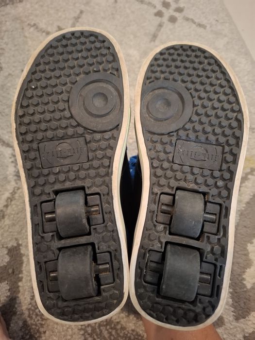 Adidasi cu role heelys