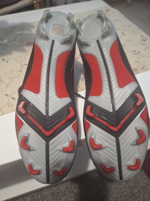 Мъжки бутонки номер 44