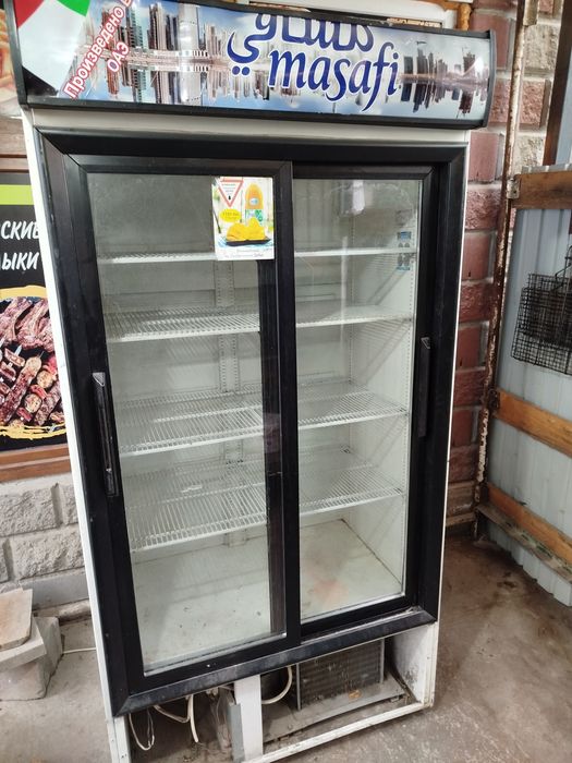 Продам ветринный холодильник