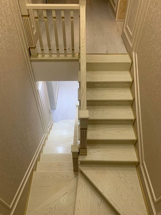 Леснитса. Zinapoyalar