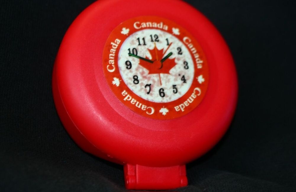 Ceas cu alarma de calatorie