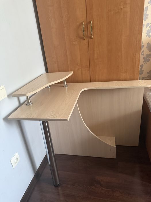 Продаётся компьютерный стол