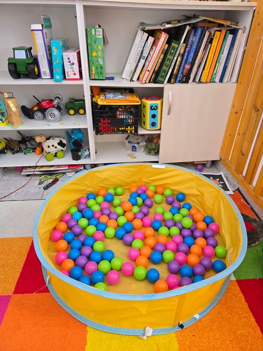 Piscina cu Mingi pentru bebelusi