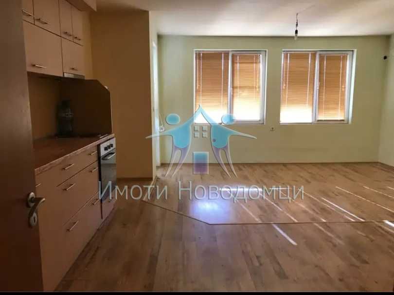 Продава се Тристаен апартамент в Шумен, Пазара - 88 кв.м за 1438 €/кв.м - Снимка #1