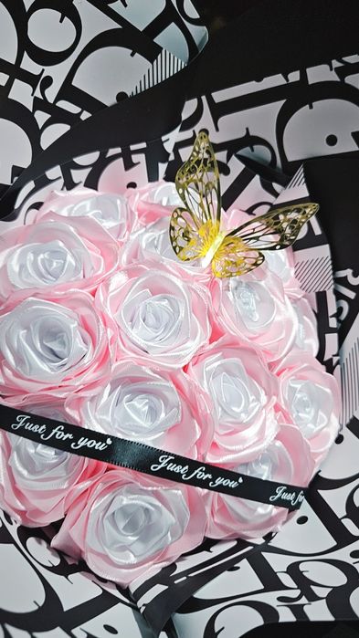 Buchete trandafiri satin