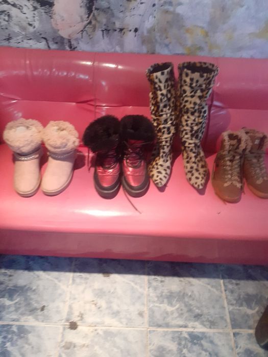 Дамски боти и ботуши