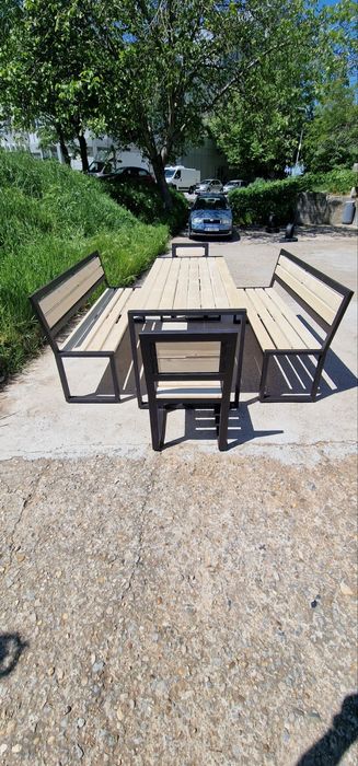 Градински комплект маса, 2 пейки и 2 стола