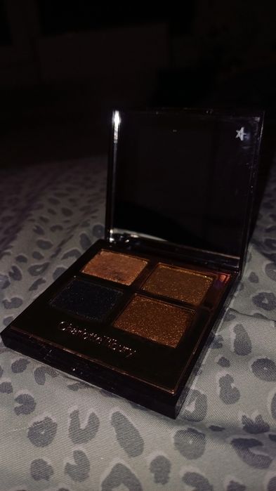 CharlotteTilbury eye shadow palette