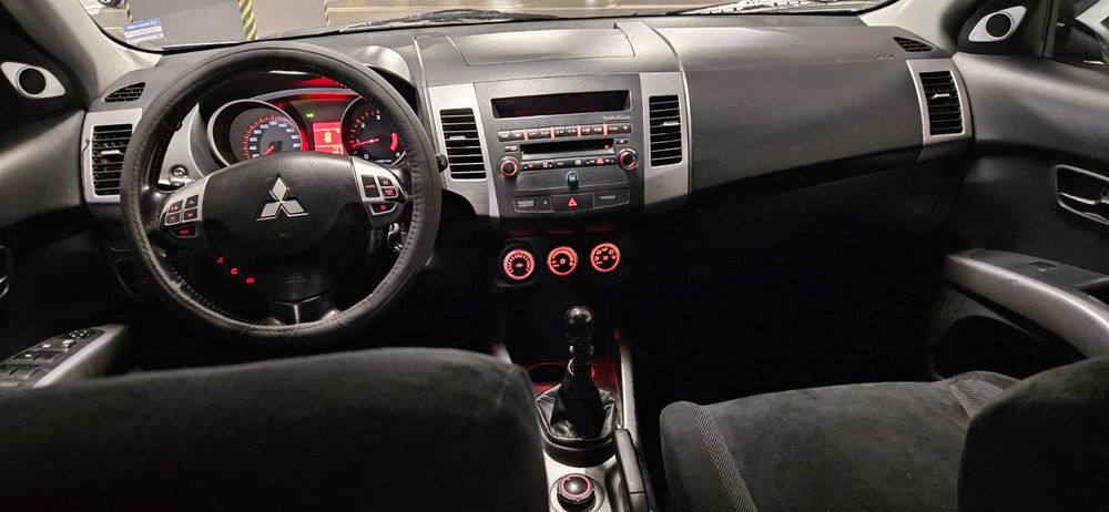 Vand Mitsubishi Outlender 2.0 diesel, an 2009, 4x4, 7 Locuri, Ingrijit  Acte la Zi