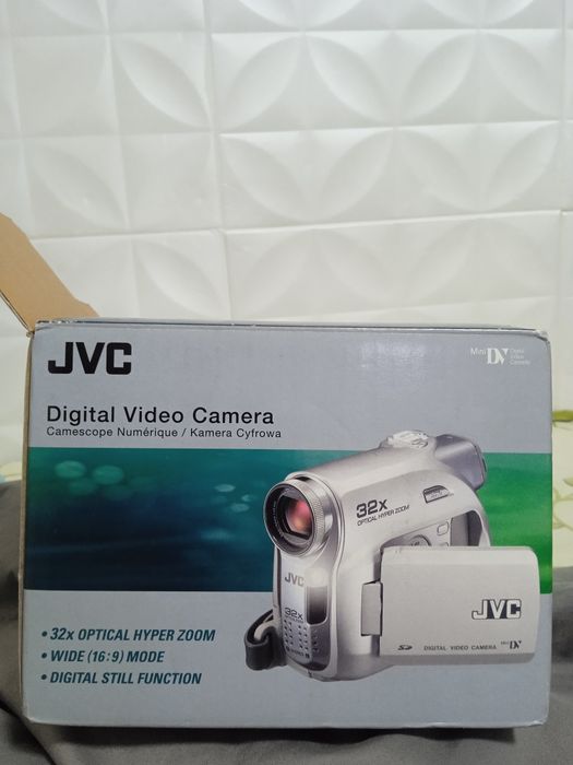 Продам видеокамеру JVC, GR370AS