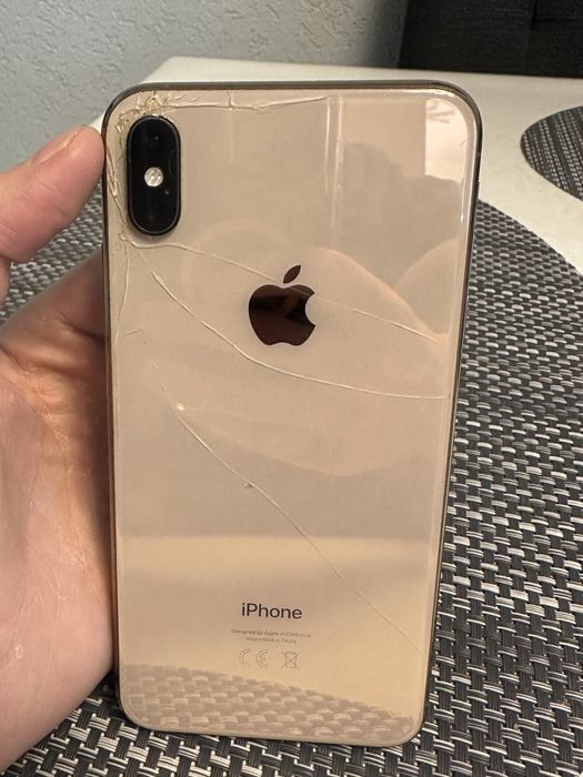 iPhone xs max gold