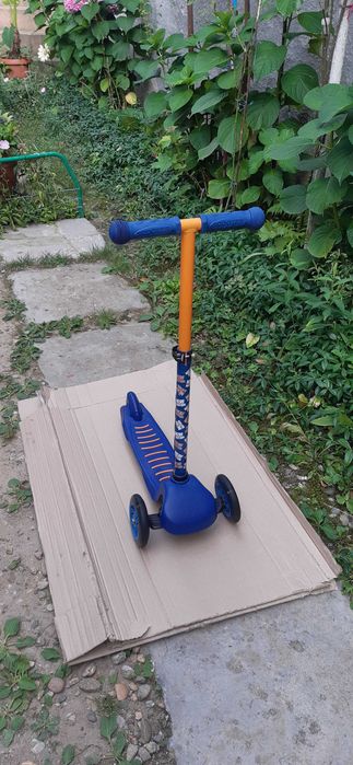 Vand trotineta pentru copii