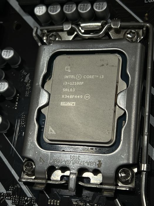 Intel Core I3 12100F // Asus H610M K // DDR4 2x8Gb 3200mhz