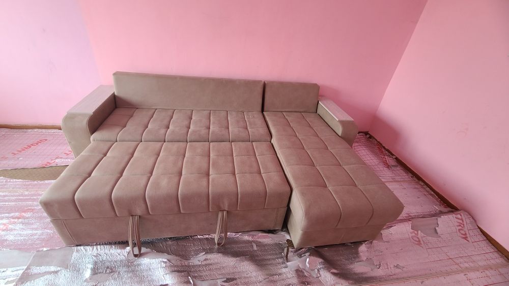 Диван срочни сотилади  яхши холатда,