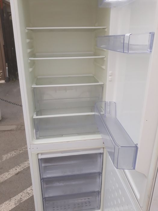 Frigider arctic 240litri  combina frigorifica Beko Indesit