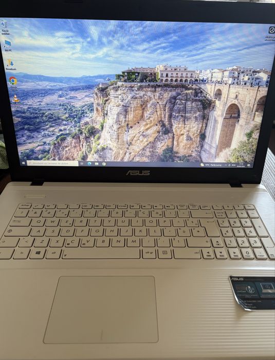 Laptop Asus ecran 17,3