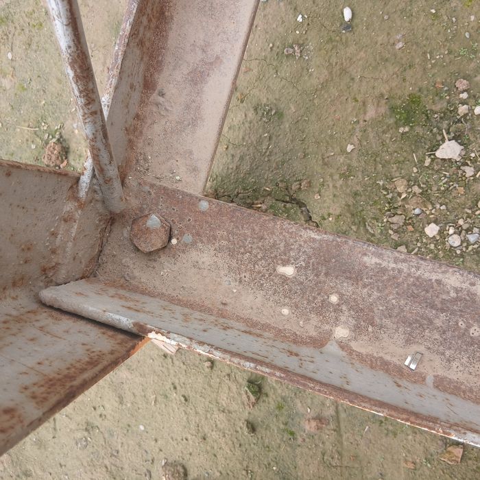 Kravat sotiladi 3ml kilishsa buladi