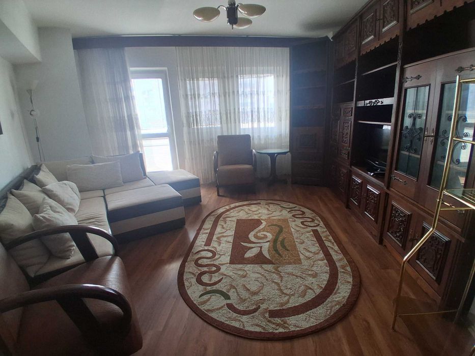 3 camere Crangasi, 5/10, vis a vis de piata,metrou si parc, 370 euro