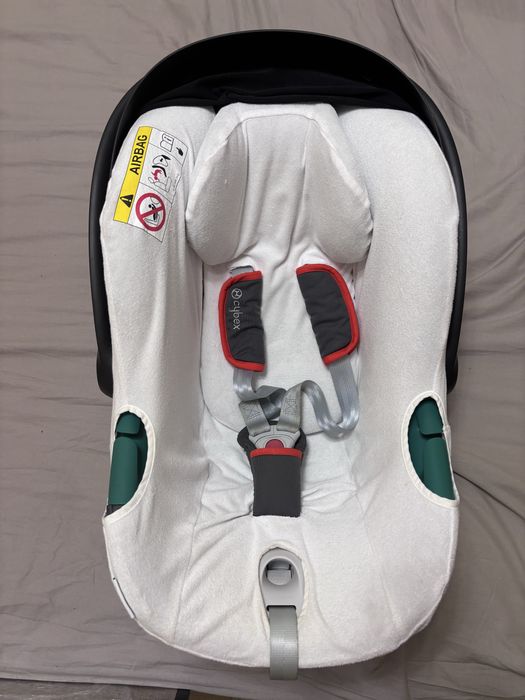 Стол/кошница за кола Cybex Aton B2 в комплект с база, адаптери и калъф