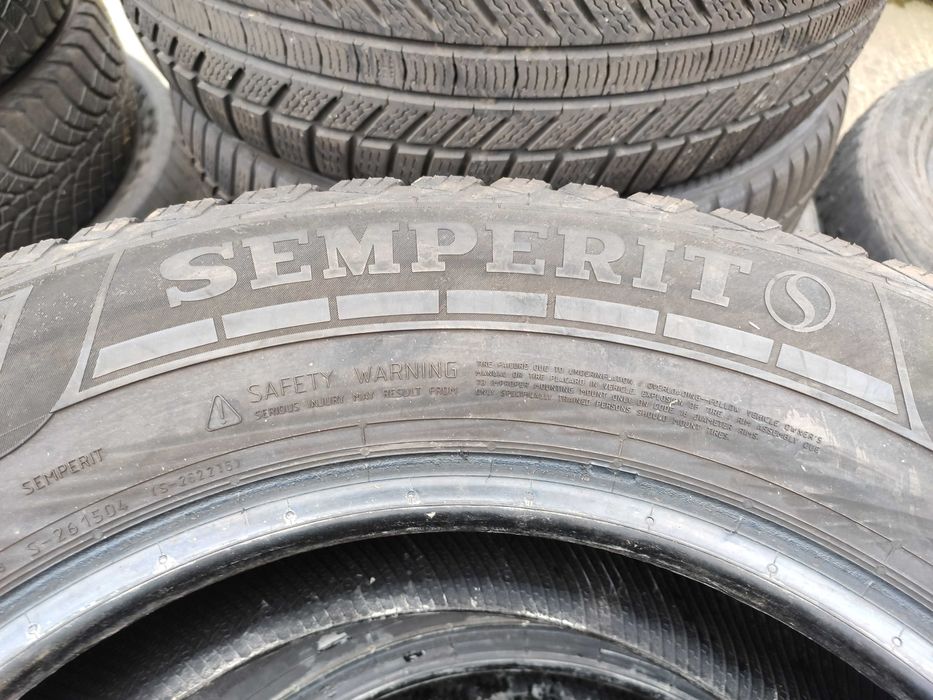2бр Зимни гуми за бус 205 75 16 С - Semperit