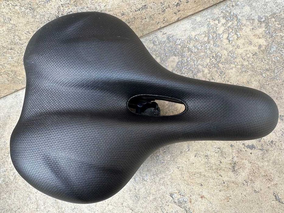 scaun de bicicleta confort cu gel si aerisire