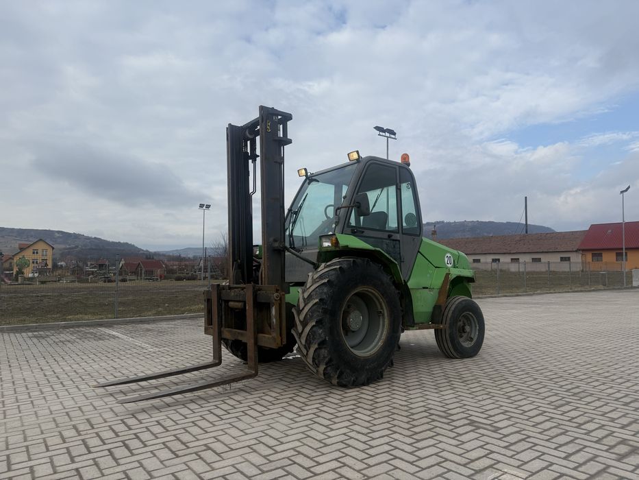 De vanzare sau da inchiriat Stivuitor pentru teren accidentat  Manitou