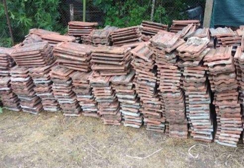 Продавам керемиди 10 цента на бройка