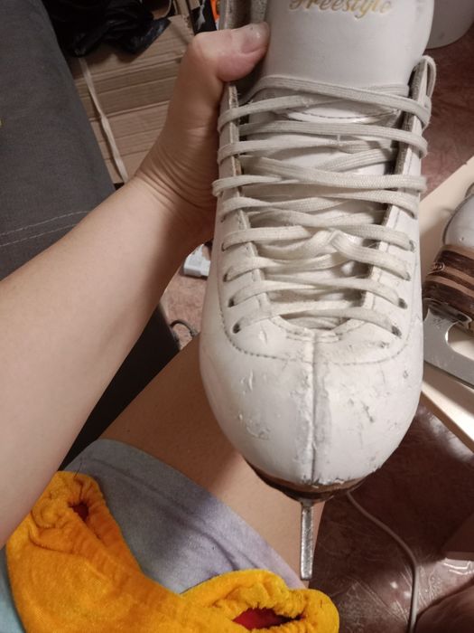 Продам профессиональные Коньки Джексон