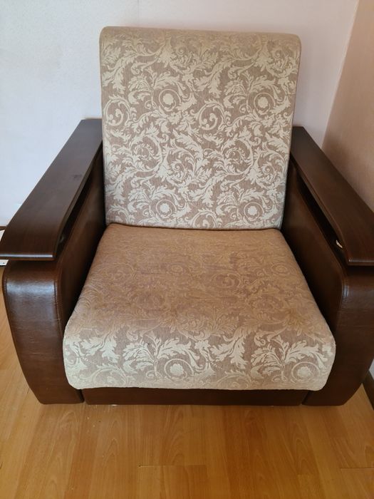 Продам кресло в хорошем состоянии