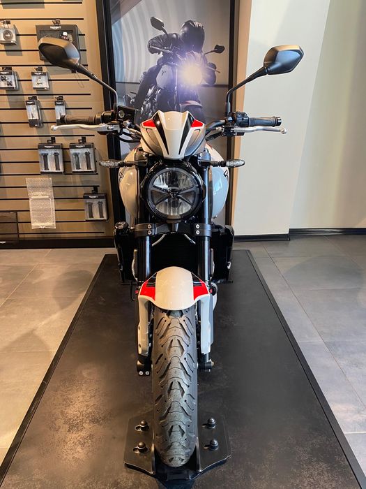 Motocicletă Triumph Trident 800 | Rate | Leasing