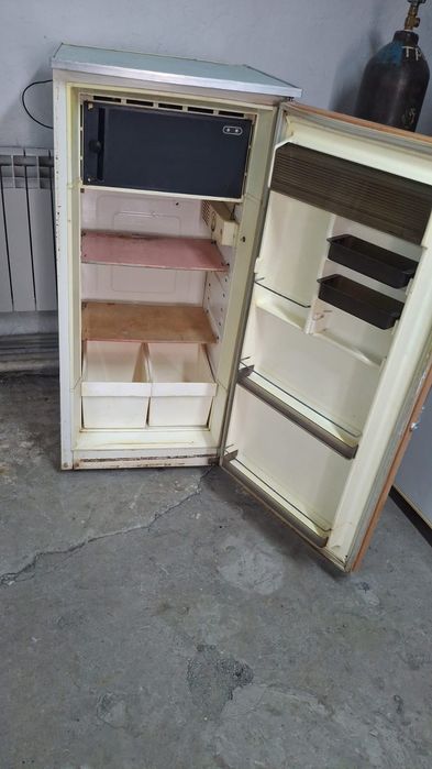Продам холодильник