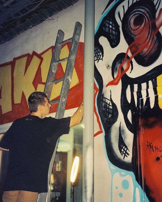 Художественная роспись стен, граффити.