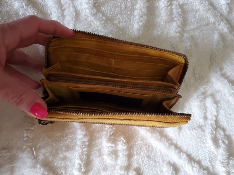 Дамски портфейли естествена кожа