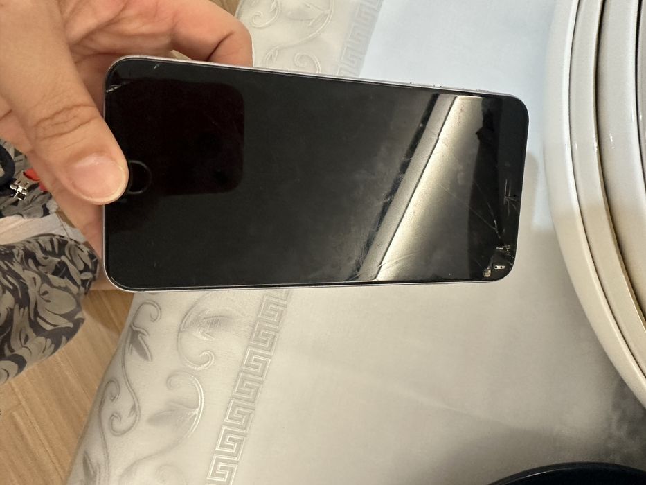 Продам айфон на запчасти!