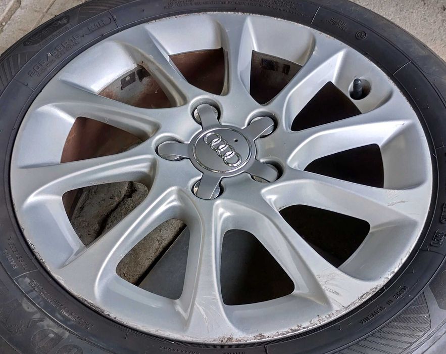 Продавам оригинални лети джанти 16" за Audi