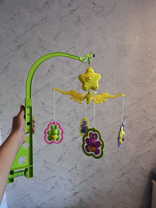 Продам мобиль на кроватку , игрушка -подвеска