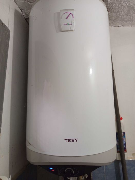 Продавам бойлер Теси