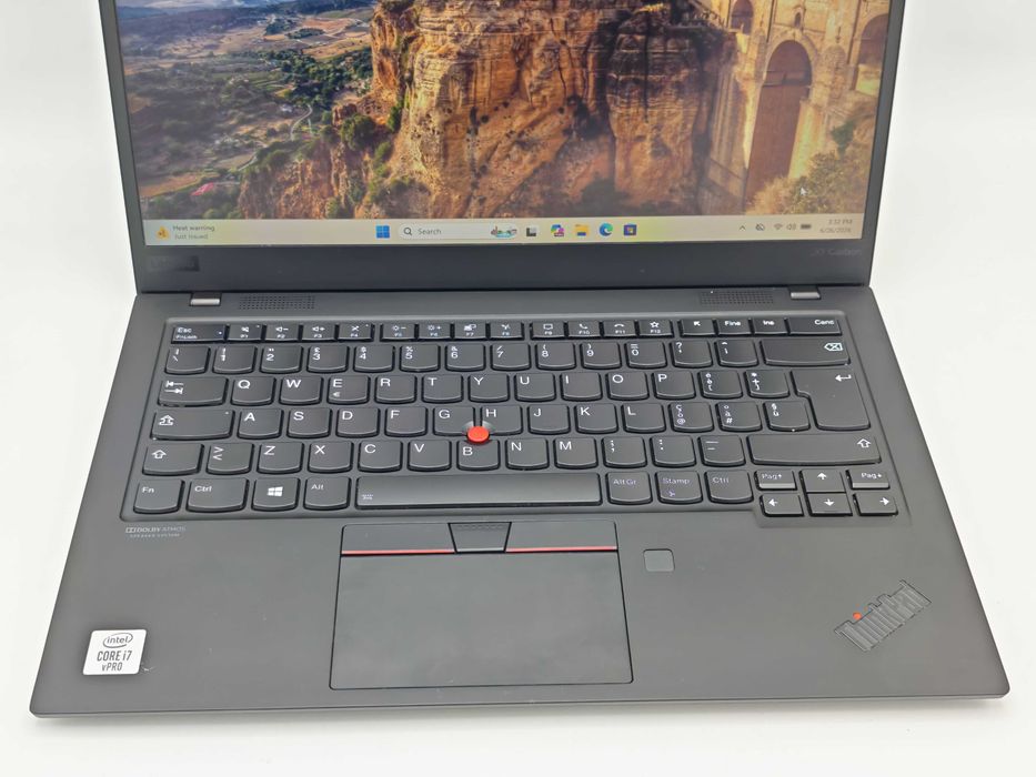 Ultrabook Lenovo ThinkPad X1 Carbon Gen 8 UHD IPS i7-10610U 16 Gb Ram SSD 500 Gb Stare Buna
