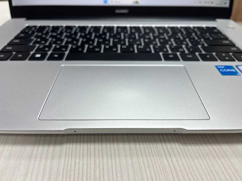 HUAWEI Core i3-11*ОЗУ 8/SSD 256/Для бизнеса Идеал Без царапин