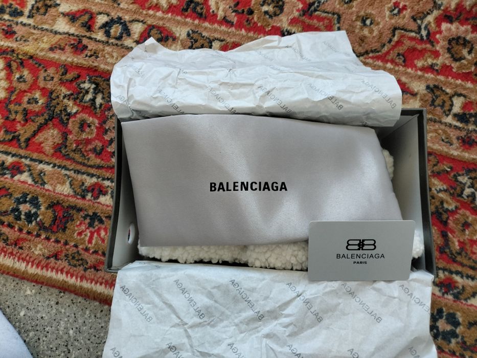 Продам тапки от баленсиага