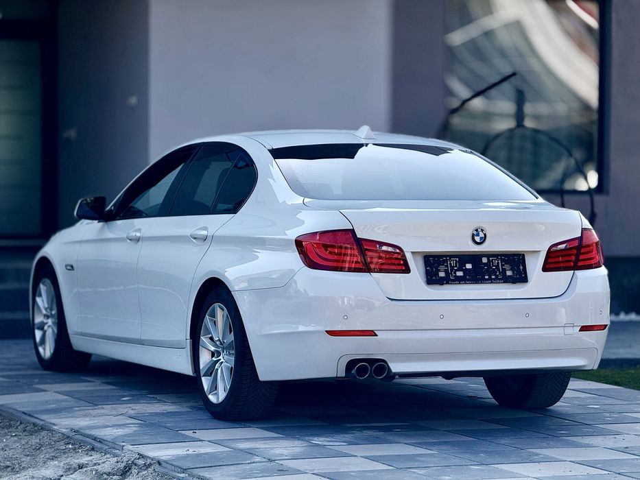 **VANDUT**BMW 520D F10 184hp Automat  / Navigatie mare / Import