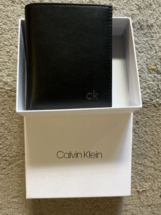 Продавам портфейли