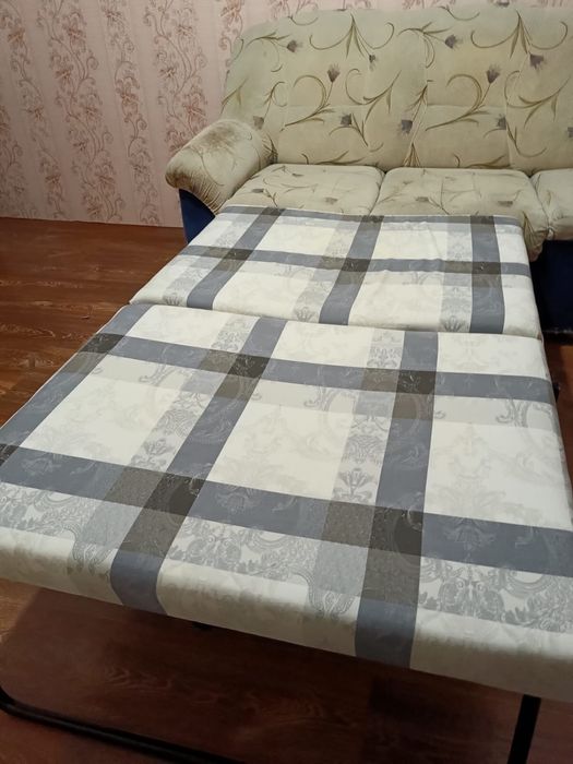 Продам подростковый диван!