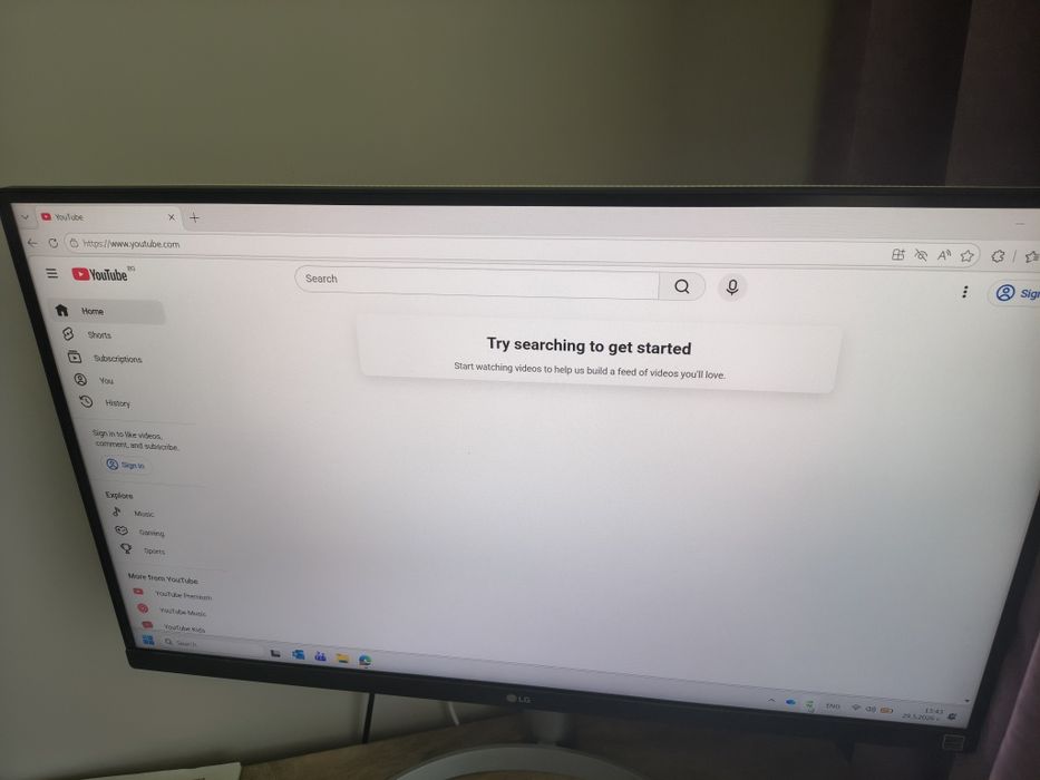 Продавам 4K Монитор LG 27UP850N-W (27" IPS, USB-C 90W)